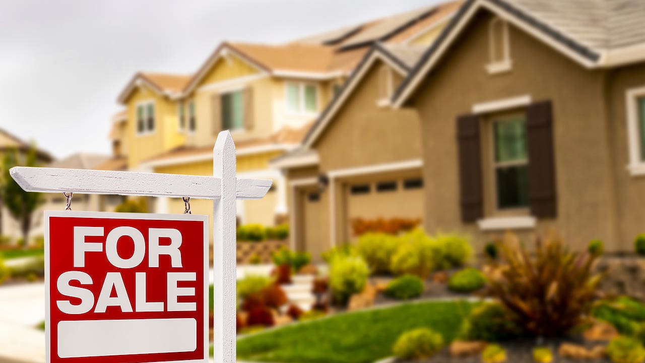 Why More League City Homeowners Choose Professional Real Estate Agent to Sell Their Properties