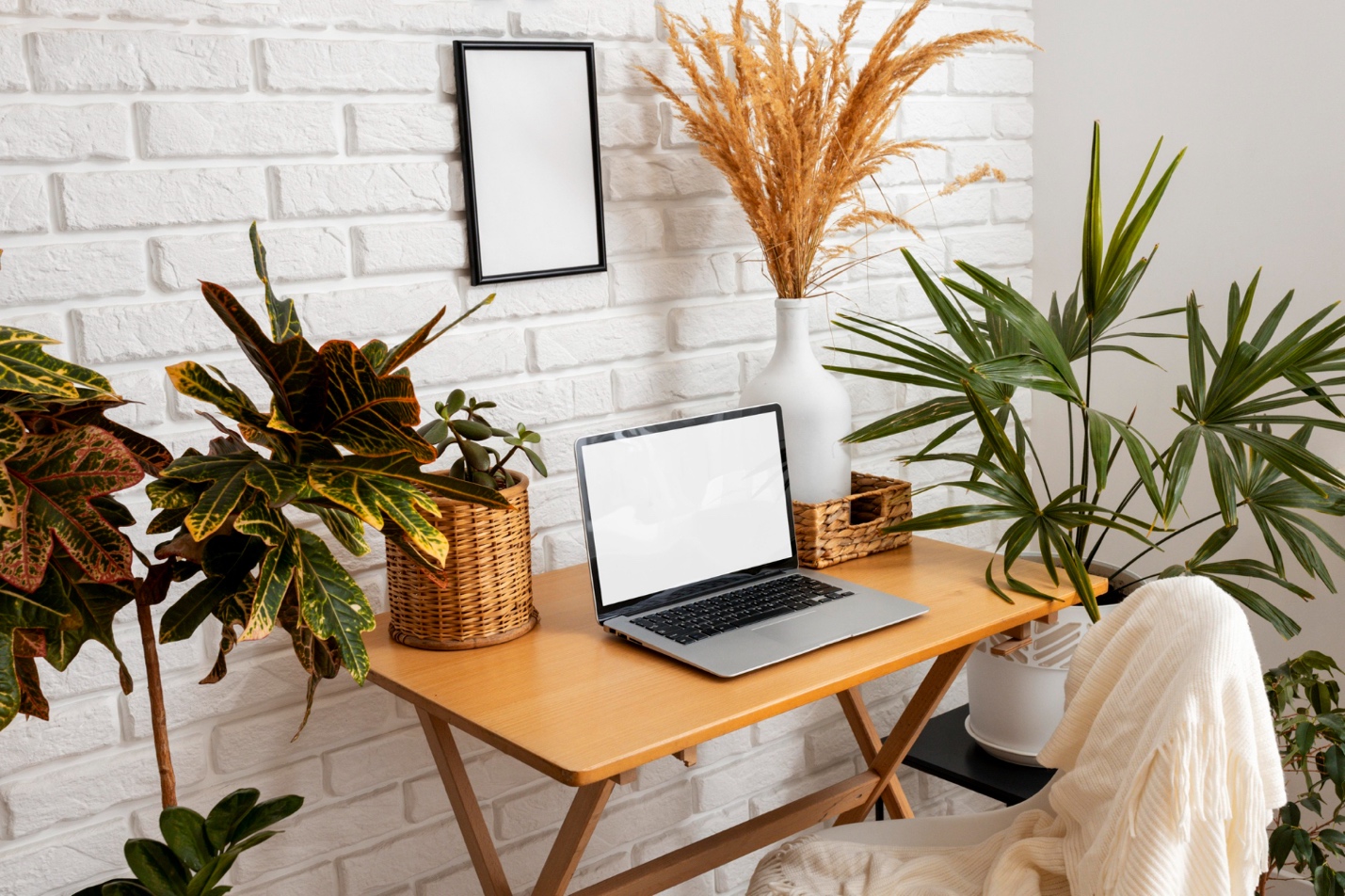 How to Create a Home Office without Blending Work & Personal Life