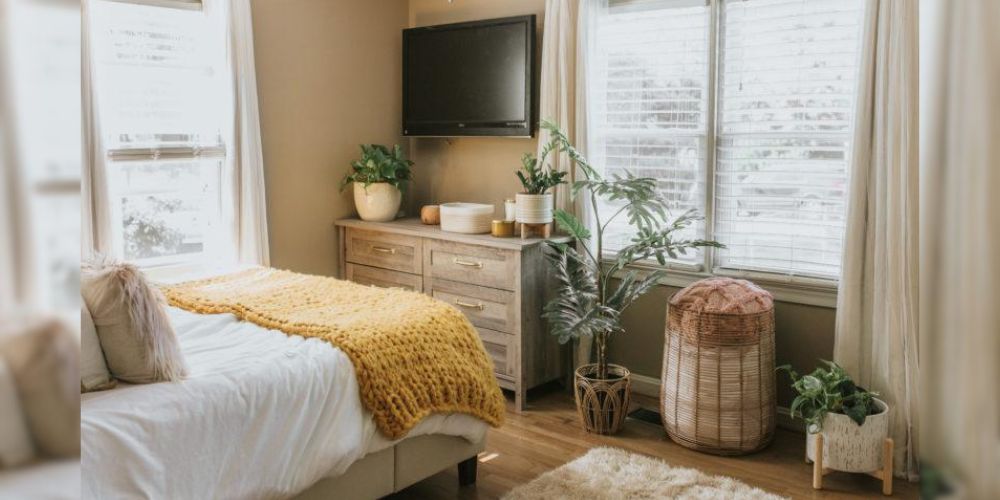 10 Clever Bedroom Organization Ideas